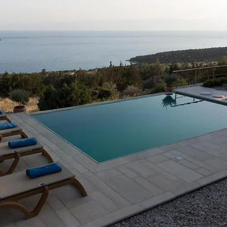 Holiday home Irida *